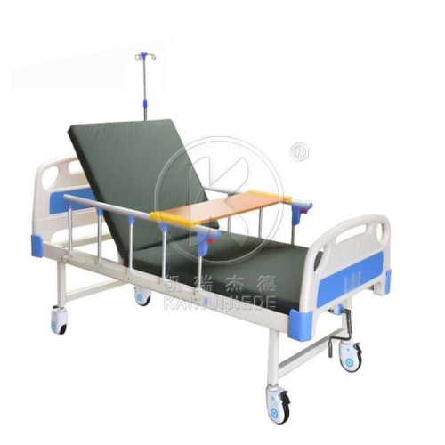 Pat de spital manual cu o funcție